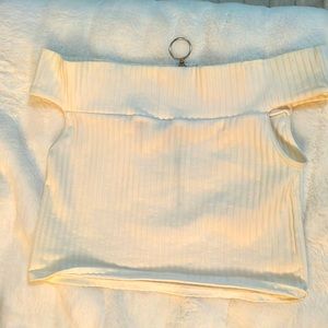 Fitted crop top zipper back one size. I wear xs